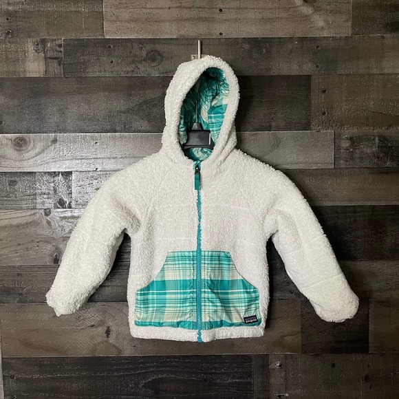 SOLD Patagonia Girls Reversible Puffer 4-5 - Picture 3 of 4
